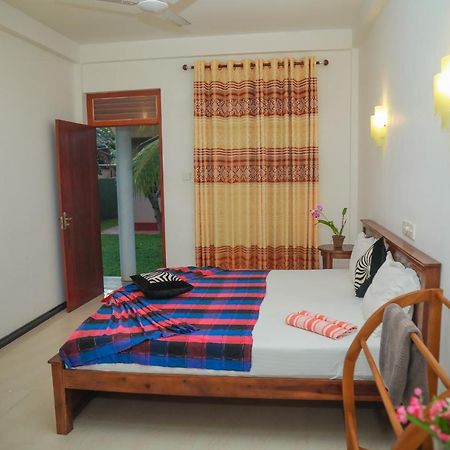 Hasaranga Holiday House ฮิกคาดูวา ภายนอก รูปภาพ