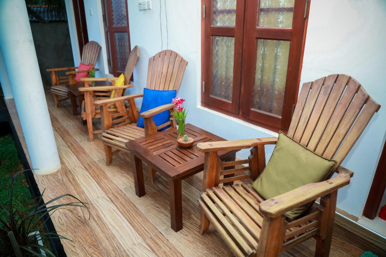 Hasaranga Holiday House ฮิกคาดูวา ภายนอก รูปภาพ