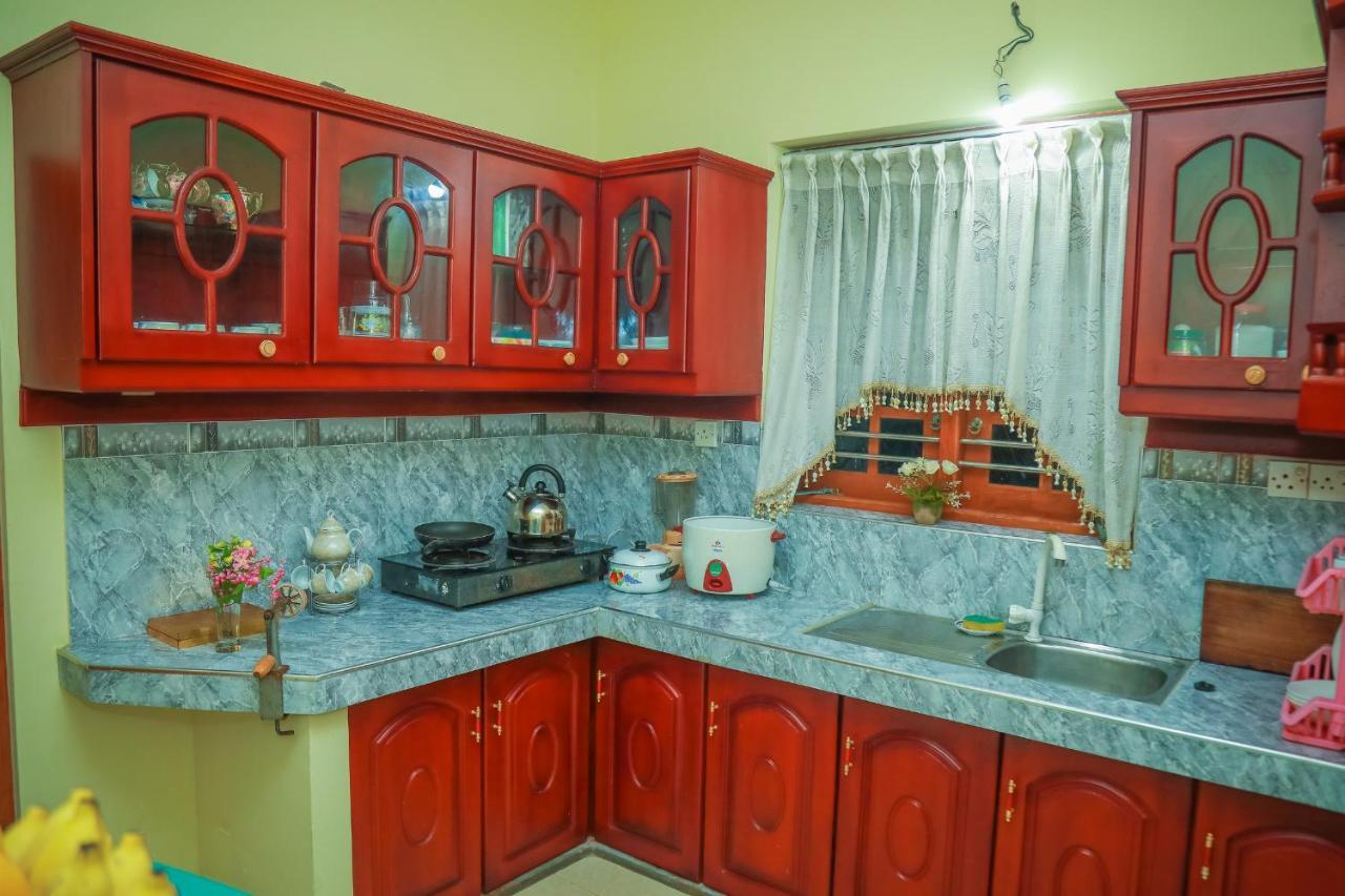 Hasaranga Holiday House ฮิกคาดูวา ภายนอก รูปภาพ