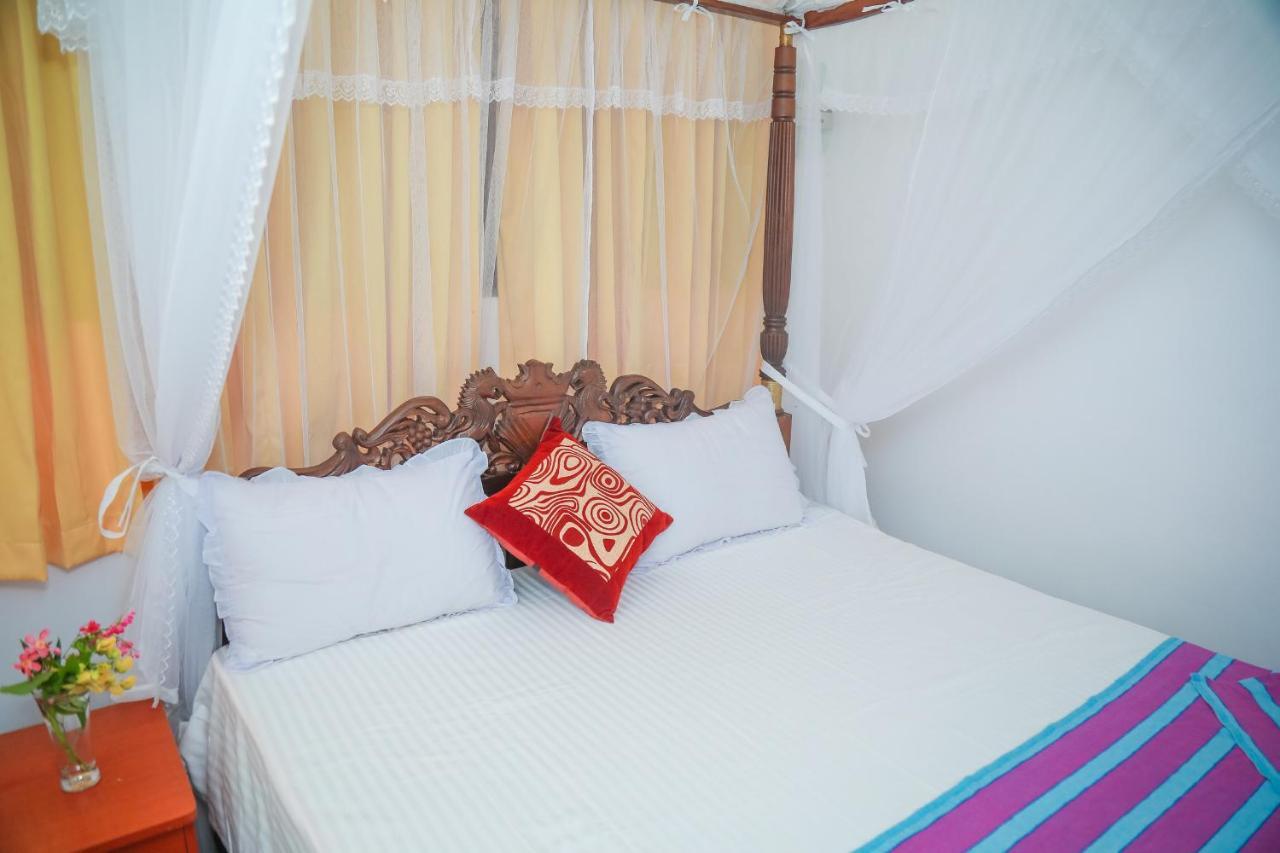 Hasaranga Holiday House ฮิกคาดูวา ภายนอก รูปภาพ